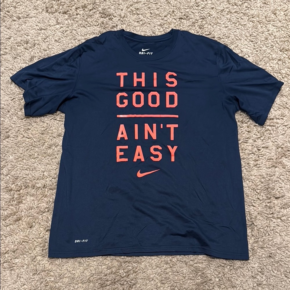 Nike Men's Navy Blue Dry Fit Graphic T-Shirt XL